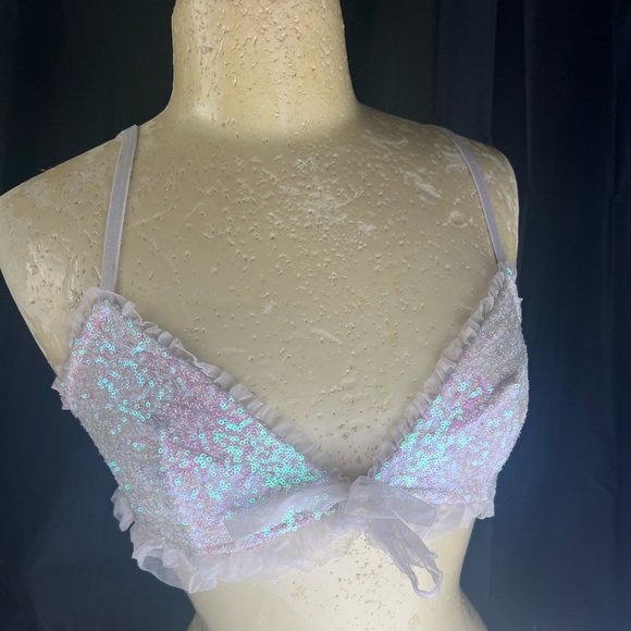 Victoria’s Secret Large white bralette and panty with sequin details gently used - Picture 3 of 7
